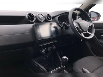 Used Dacia Duster 2023 for sale - 79446274: Photo