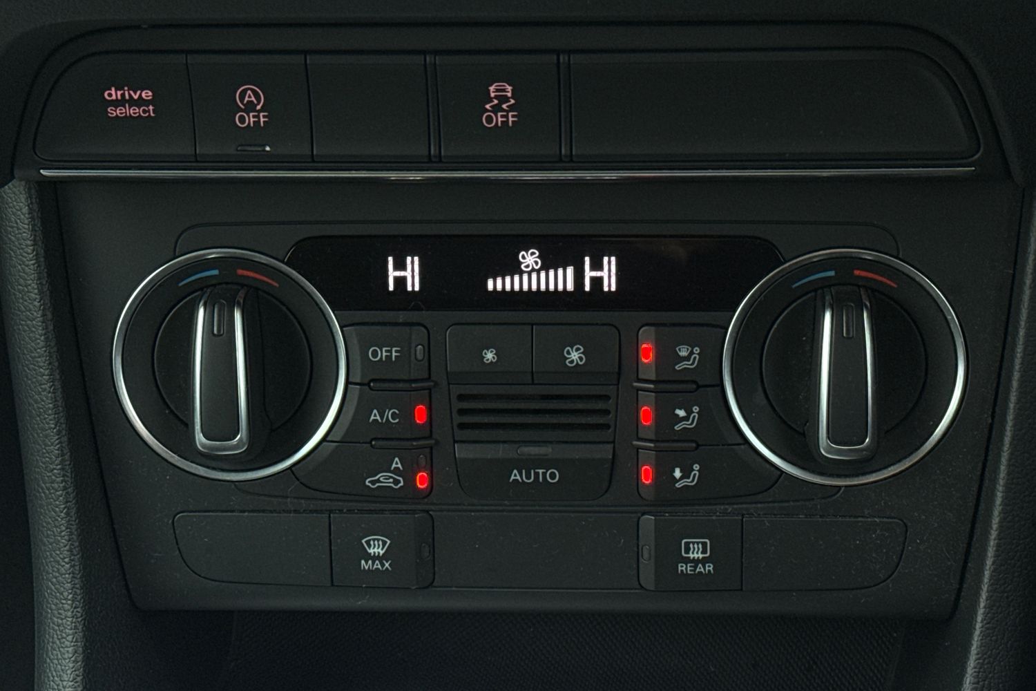 Used Audi Q3 2017 for sale - 77249671: Photo 10