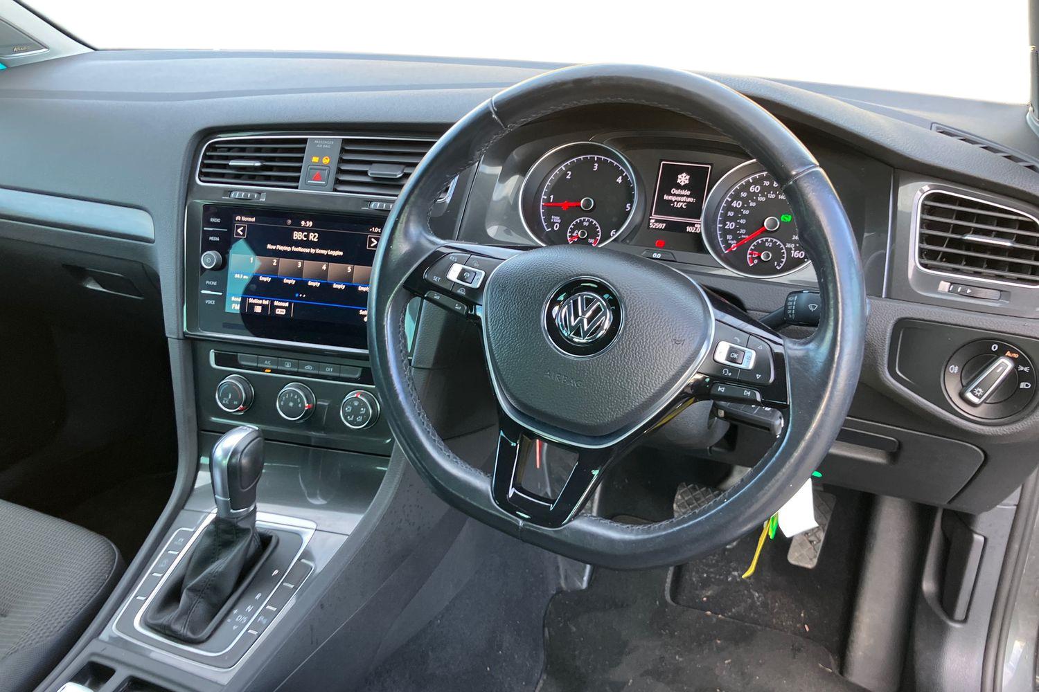 Used Volkswagen Golf 2018 for sale - 76637057: Photo 3