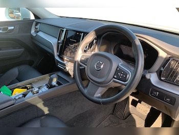 Used Volvo XC60 2022 for sale - 77928922: Photo