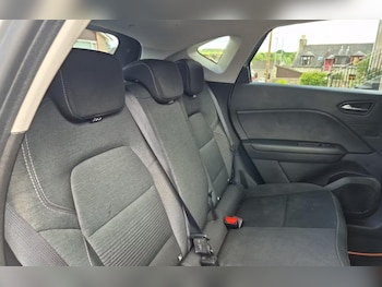 Used Renault Captur 2021 for sale - 78944443: Photo