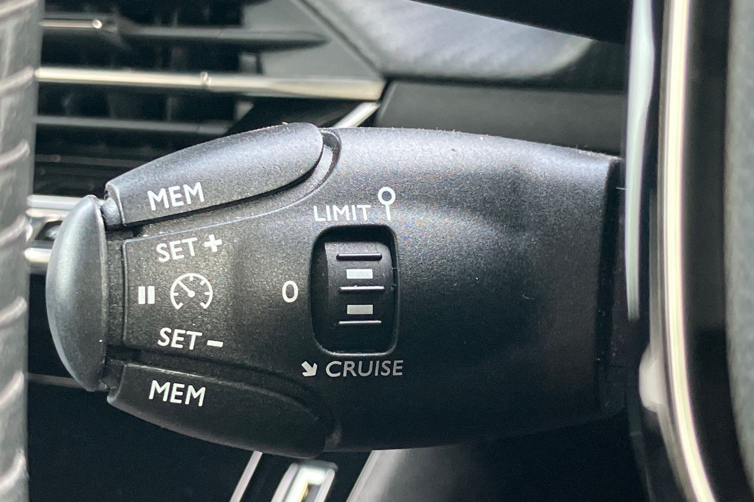 Used Peugeot 2008 2022 for sale - 76827994: Photo 18