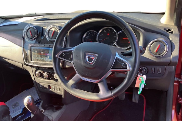 Used Dacia Sandero Stepway 2019 for sale - 76030622: Photo 3
