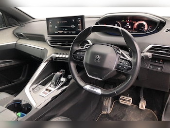 Used Peugeot 5008 2023 for sale - 78976042: Photo