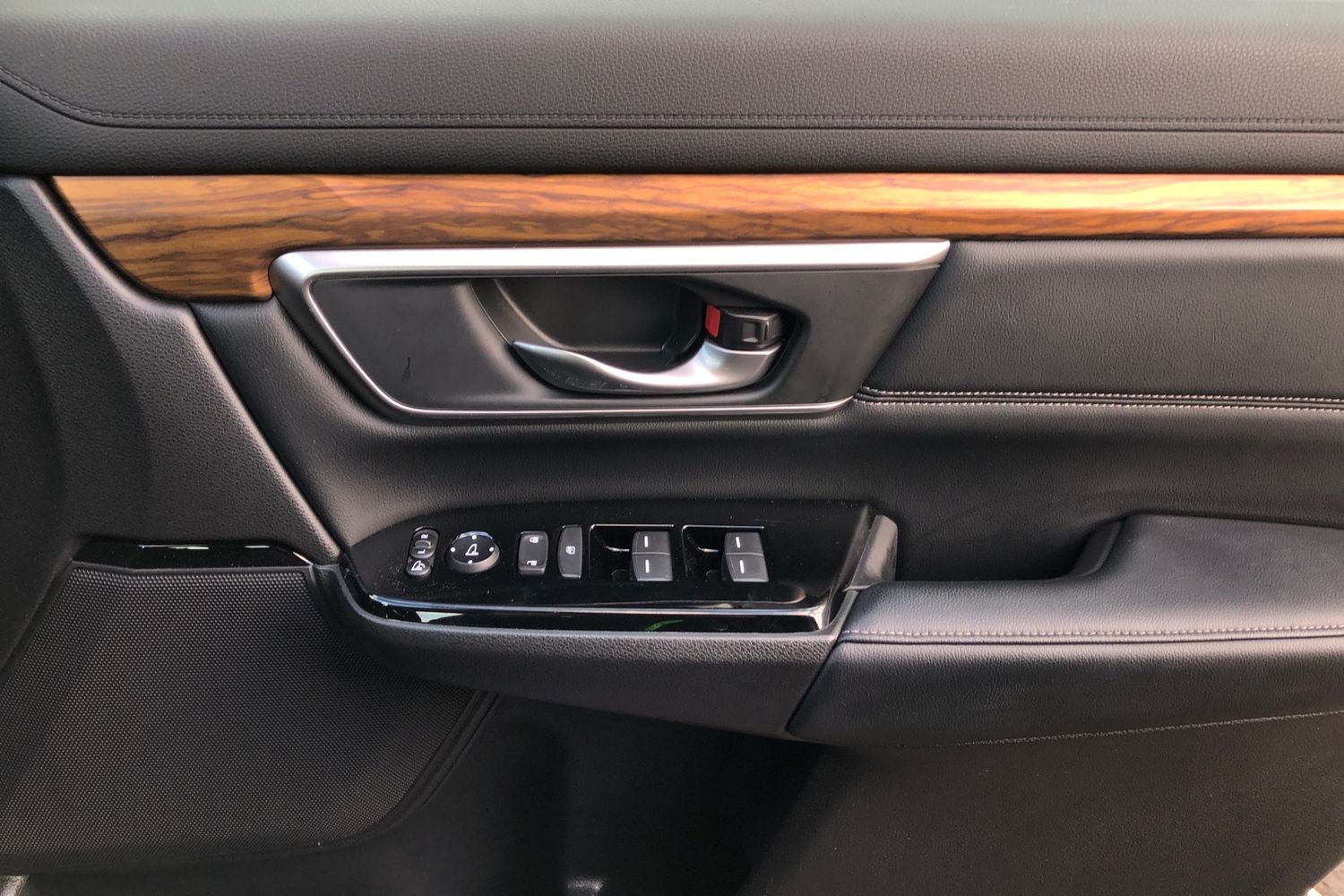 Used Honda CR-V 2018 for sale - 76732487: Photo 18