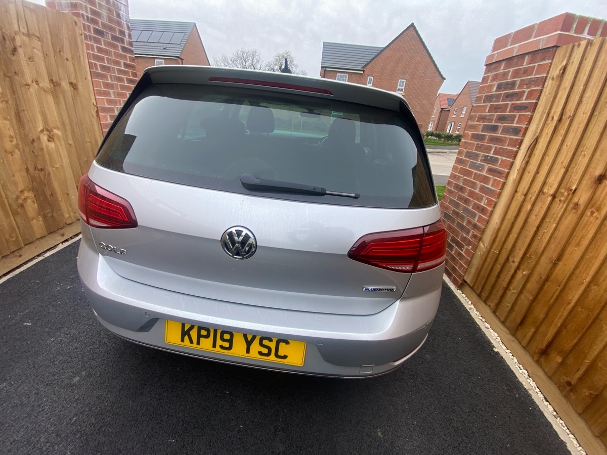 Used Volkswagen Golf 2019 for sale - 77996605: Photo 2