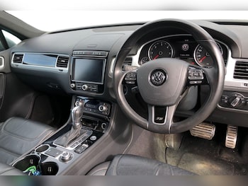 Used Volkswagen Touareg 2017 for sale - 78746242: Photo