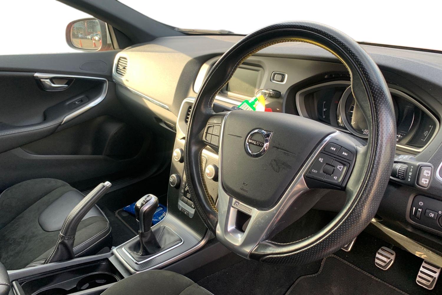 Used Volvo V40 2016 for sale - 77943797: Photo 3