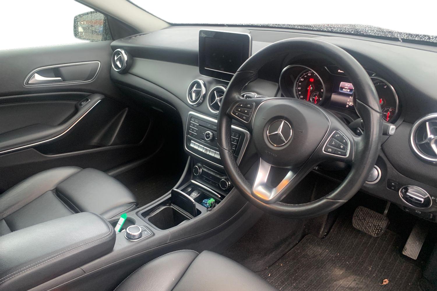 Used Mercedes-Benz GLA 2017 for sale - 76346487: Photo 3