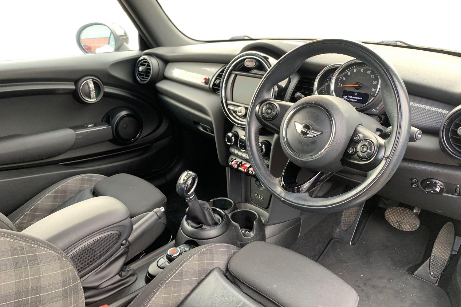 Used MINI Convertible 2017 for sale - 76509147: Photo 3