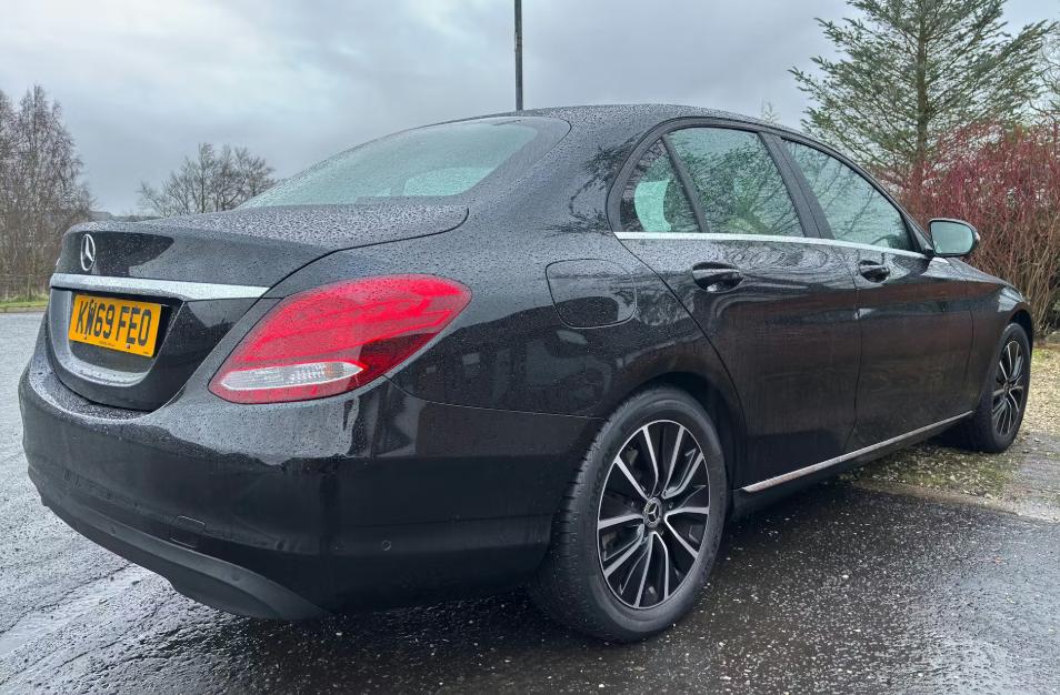 Used Mercedes-Benz C Class 2019 for sale - 77262600: Photo 2