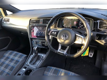 Used Volkswagen Golf 2020 for sale - 76922880: Photo