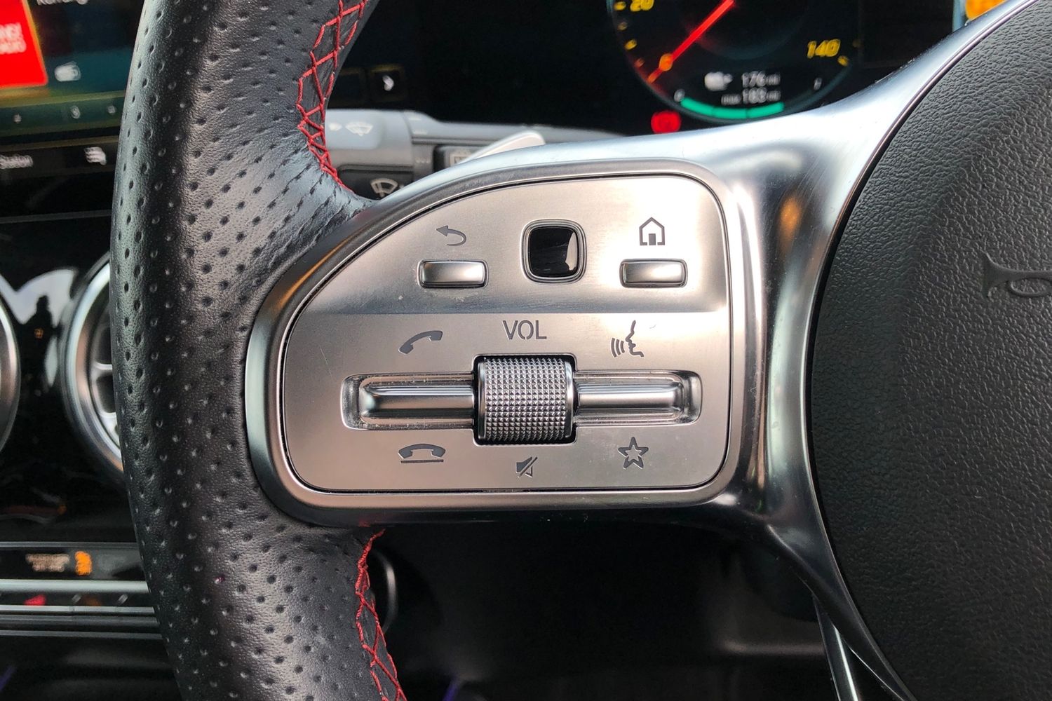 Used Mercedes-Benz EQB 2023 for sale - 77527477: Photo 6