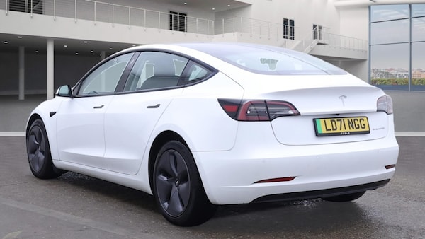 Used Tesla Model 3 2021 for sale - 76224685: Photo 2