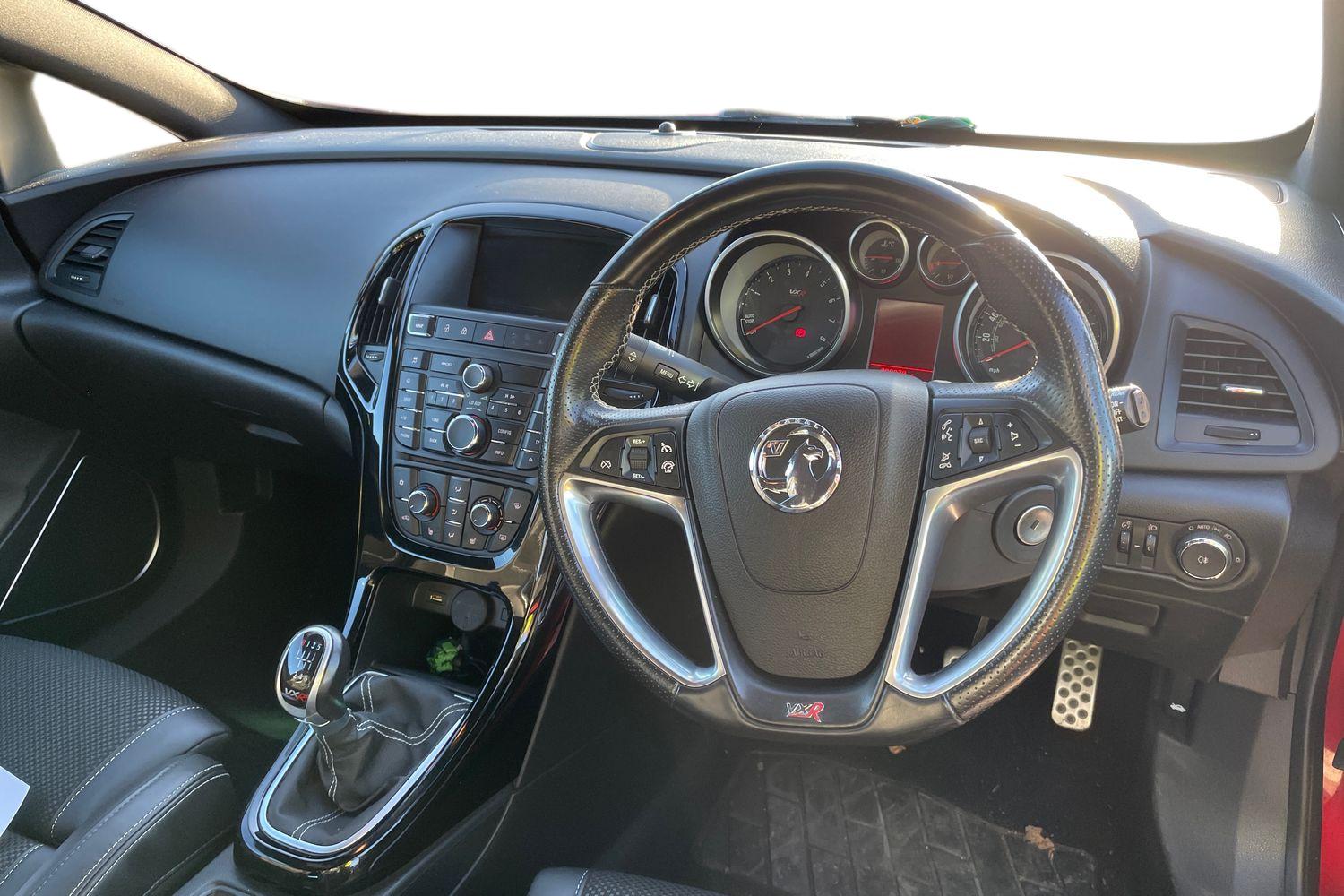 Used Vauxhall Astra GTC 2018 for sale - 76610948: Photo 3