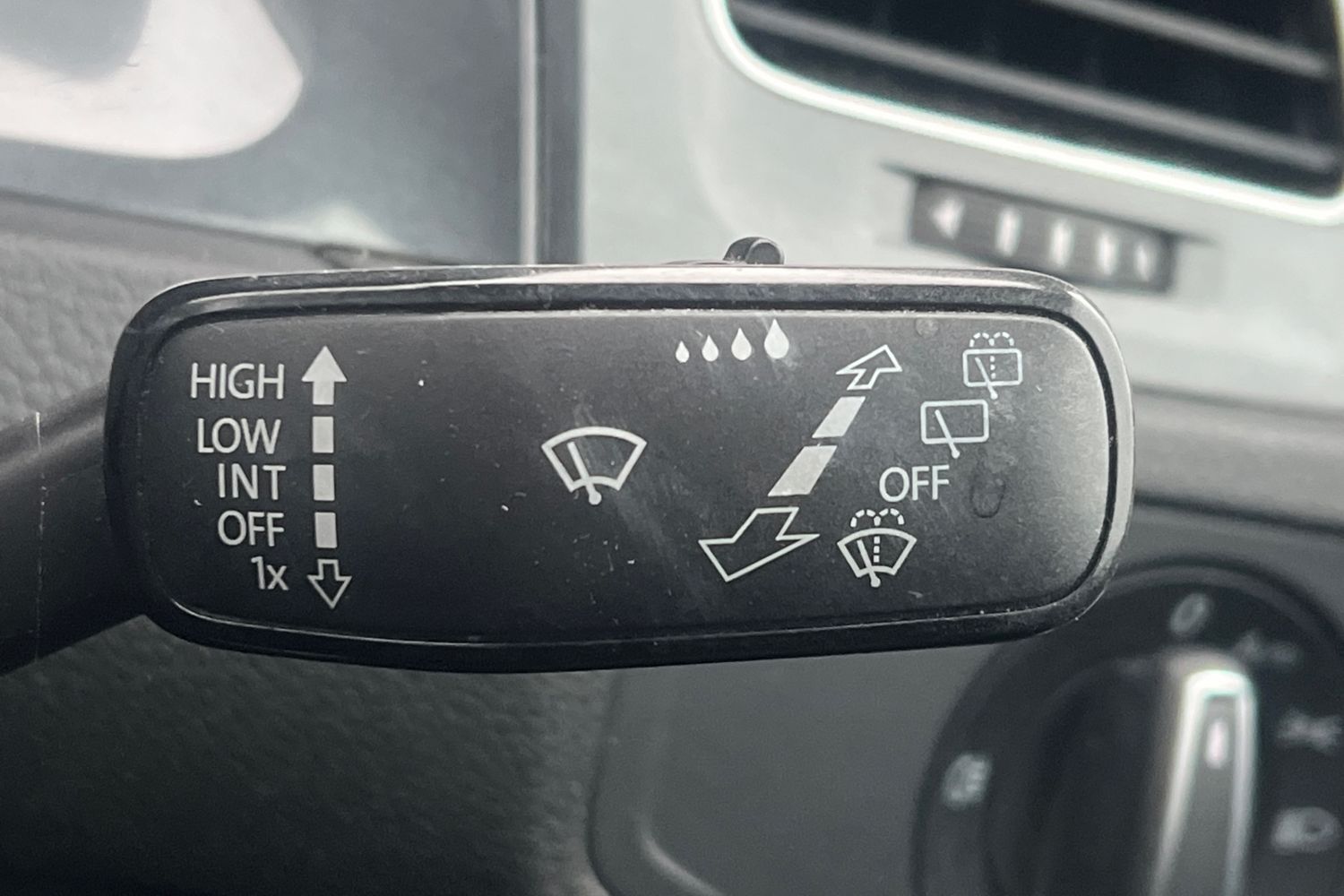 Used Volkswagen Golf 2017 for sale - 76929327: Photo 14