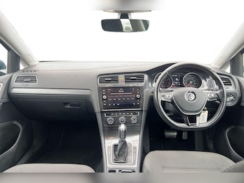 Used Volkswagen Golf 2017 for sale - 76929327: Photo