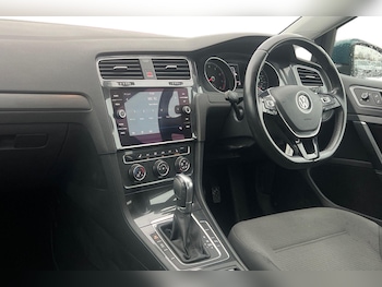 Used Volkswagen Golf 2017 for sale - 76929327: Photo