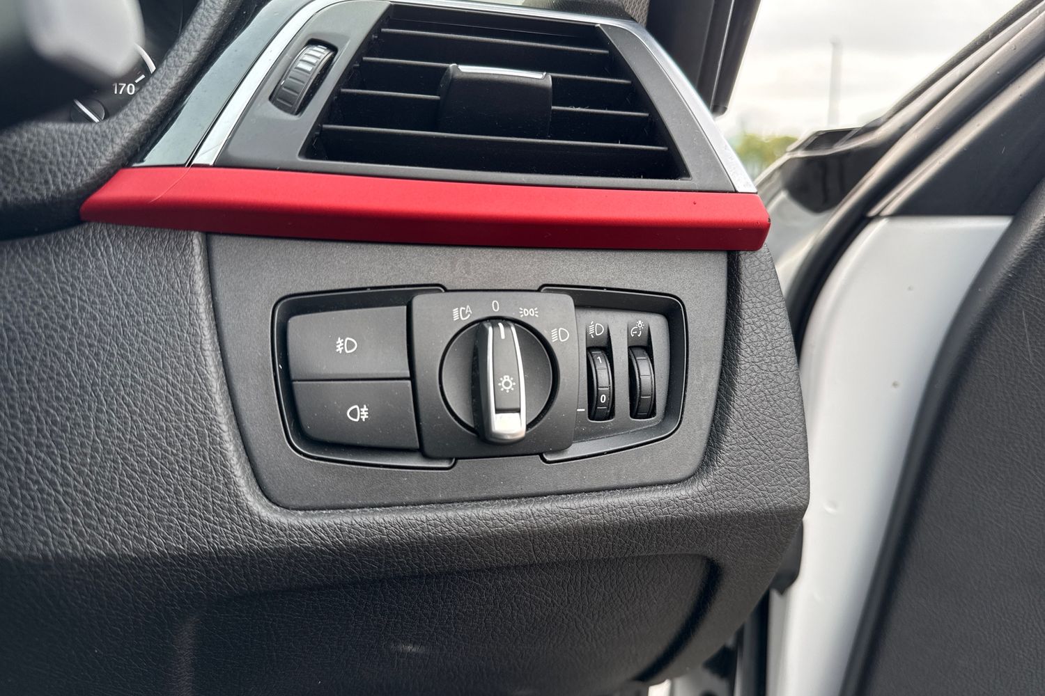 Used BMW 3 Series 2018 for sale - 77187368: Photo 11