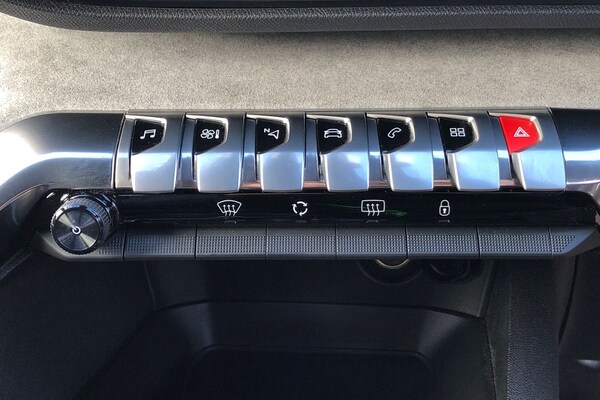 Used Peugeot 3008 2022 for sale - 76264100: Photo 10