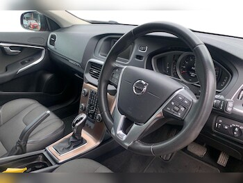 Used Volvo V40 2017 for sale - 78453724: Photo