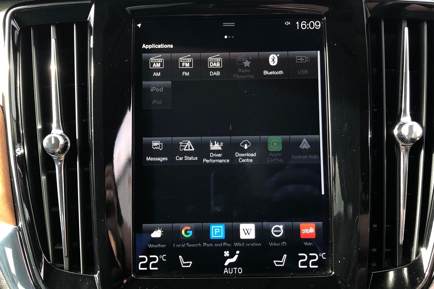 Used Volvo S90 2017 for sale - 76040637: Photo 8