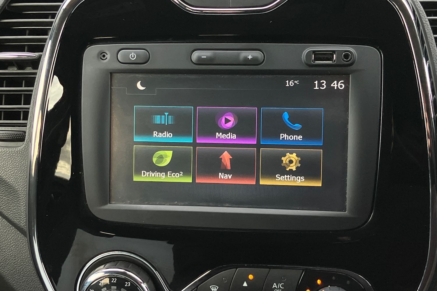 Used Renault Captur 2016 for sale - 76115137: Photo 8