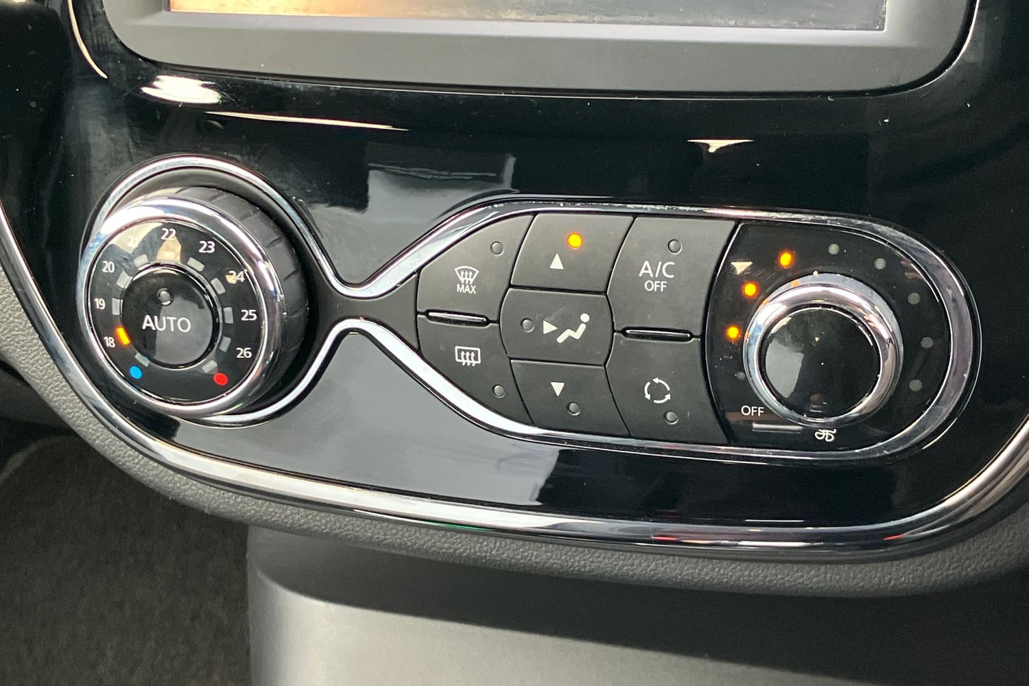 Used Renault Captur 2016 for sale - 76115137: Photo 9