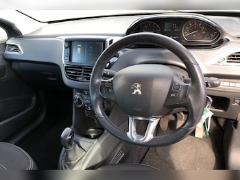 Used Peugeot 208 2017 for sale - 75748837: Photo
