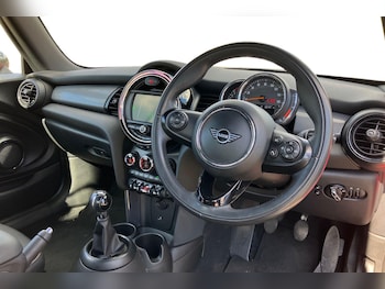 Used MINI Convertible 2019 for sale - 79599848: Photo