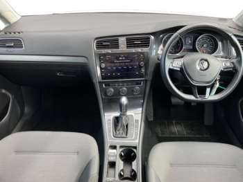 Used Volkswagen Golf 2019 for sale - 74792209: Photo