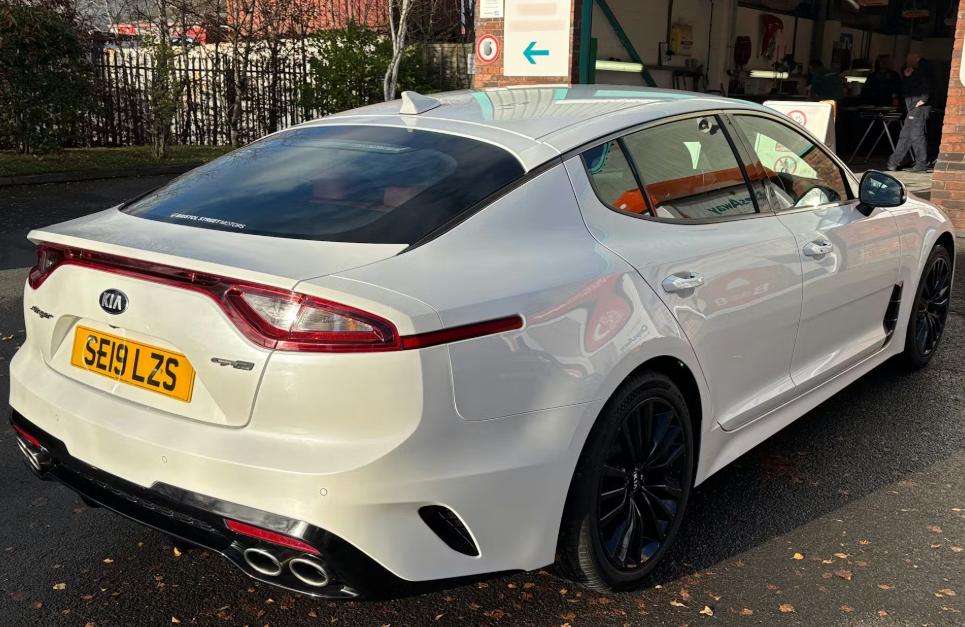 Used Kia Stinger 2019 for sale - 76949544: Photo 2