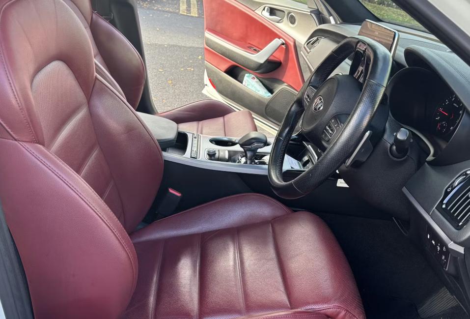 Used Kia Stinger 2019 for sale - 76949544: Photo 4