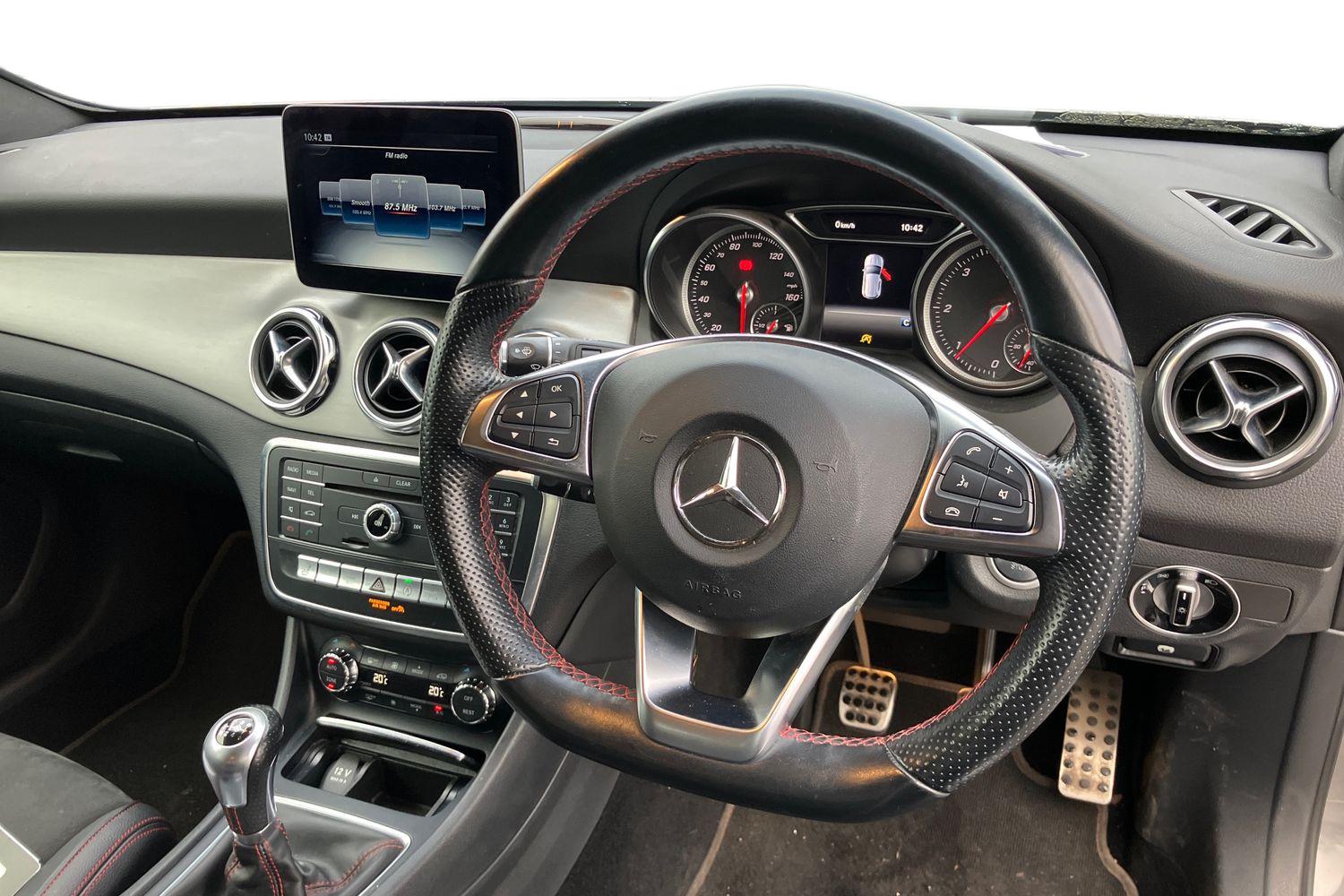 Used Mercedes-Benz GLA 2017 for sale - 76774542: Photo 3