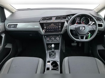 Used Volkswagen Touran 2019 for sale - 77527781: Photo