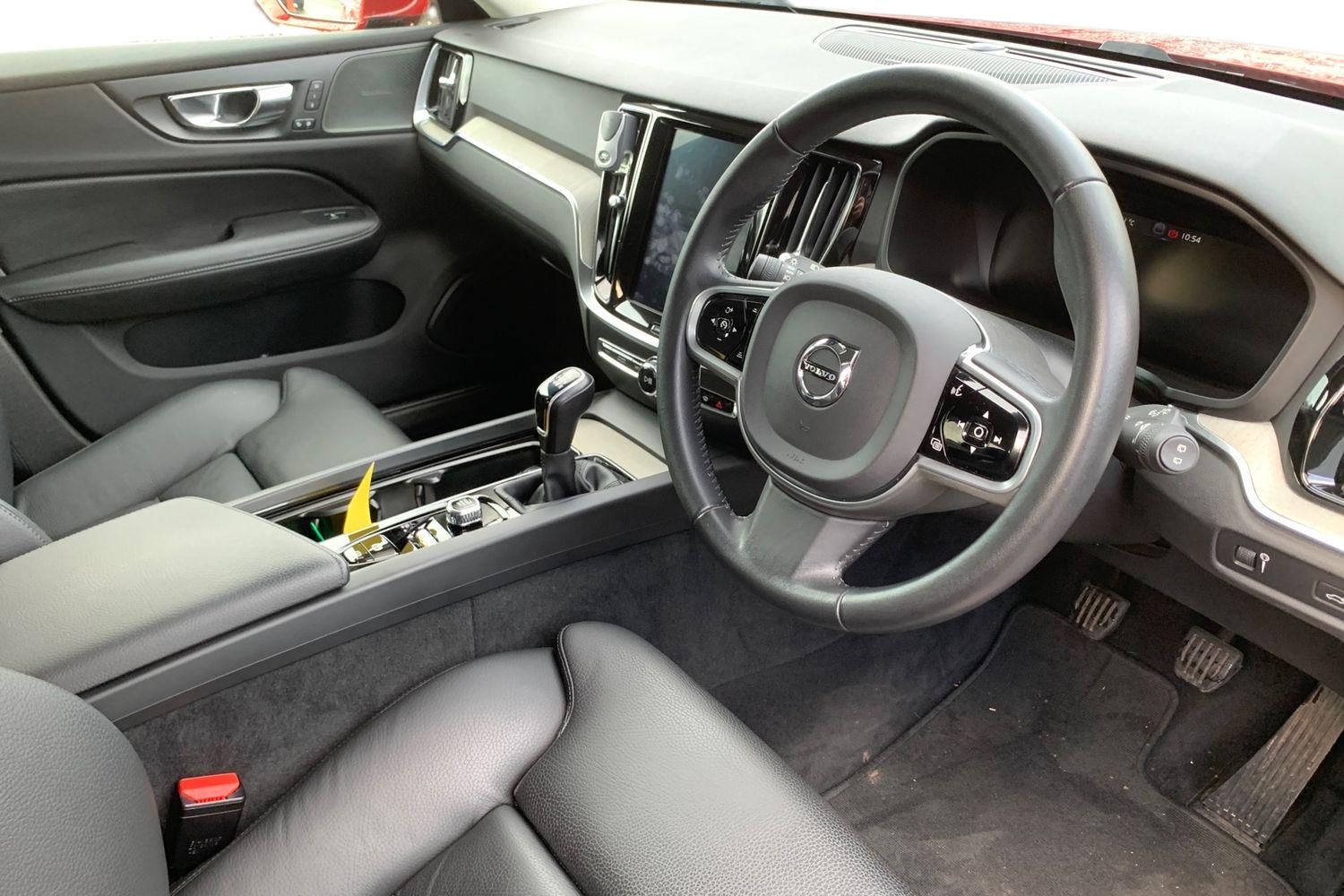 Used Volvo V60 2019 for sale - 76863421: Photo 3