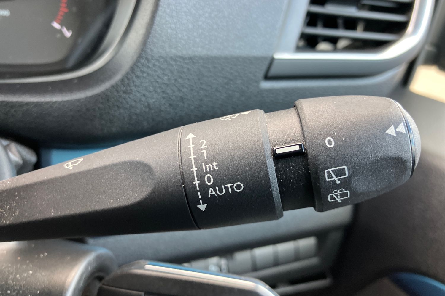 Used Peugeot Traveller 2020 for sale - 76311099: Photo 15