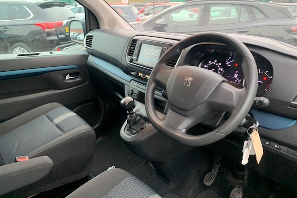 Used Peugeot Traveller 2020 for sale - 76311099: Photo 3