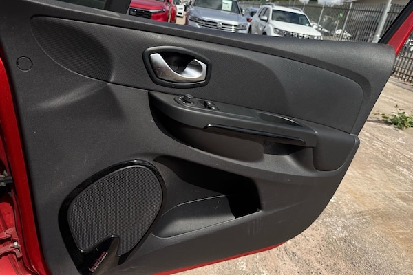 Used Renault Clio 2016 for sale - 76224630: Photo 12