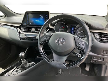 Used Toyota C-HR 2019 for sale - 75632138: Photo