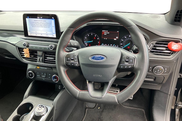 Used Ford Focus 2019 for sale - 76323939: Photo 3