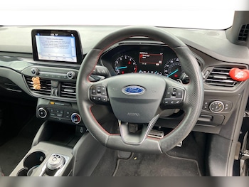 Used Ford Focus 2019 for sale - 76323939: Photo 3