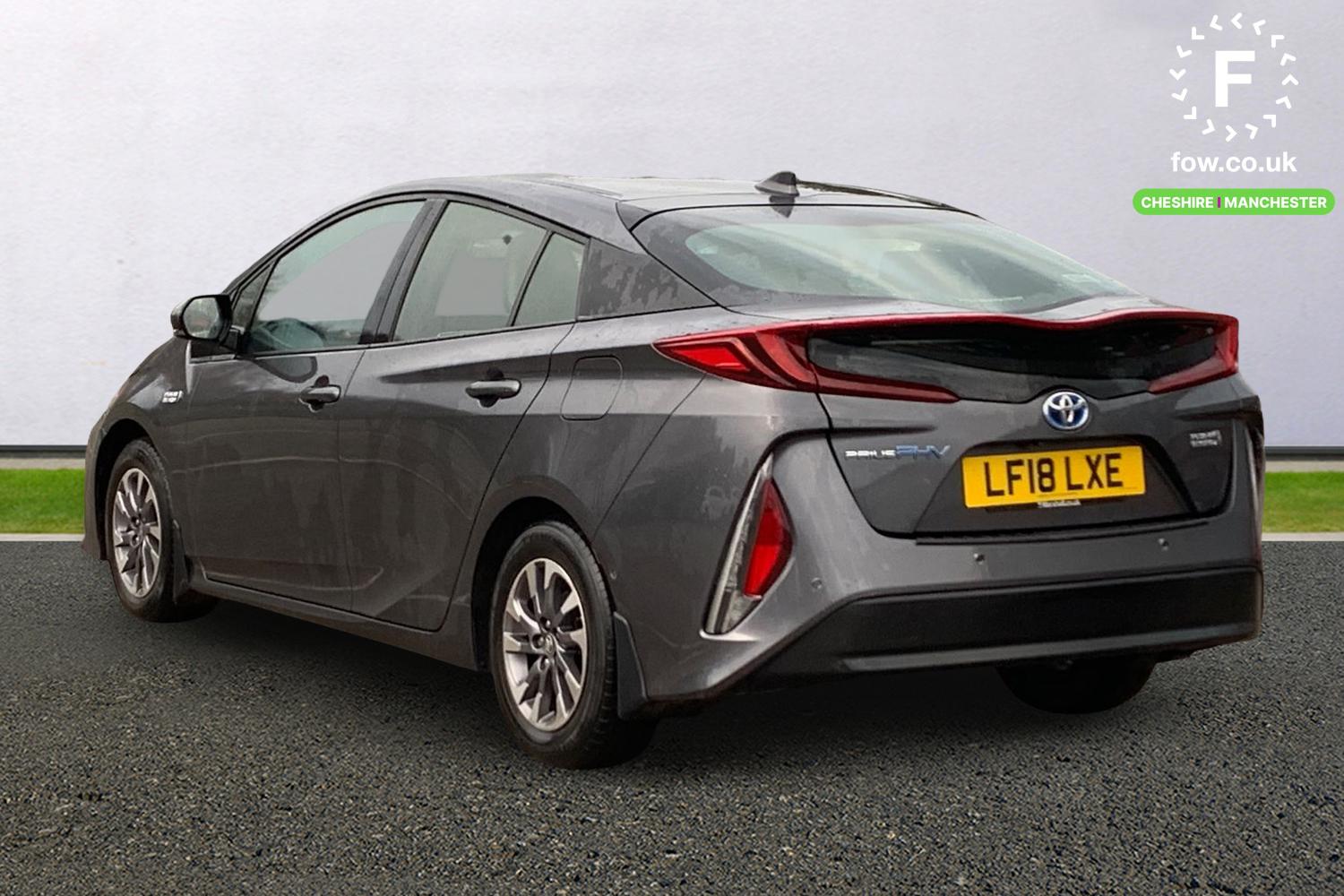 Used Toyota Prius 2018 for sale - 78224212: Photo 2