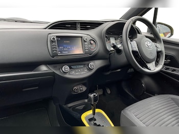 Used Toyota Yaris 2017 for sale - 79338420: Photo