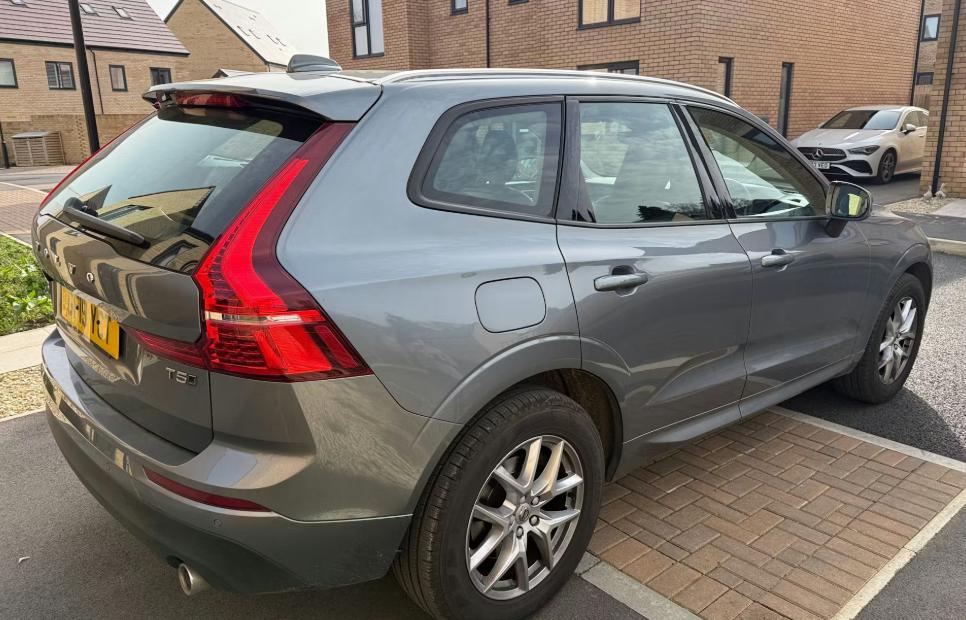 Used Volvo XC60 2019 for sale - 78038269: Photo 2