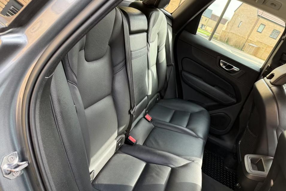 Used Volvo XC60 2019 for sale - 78038269: Photo 4