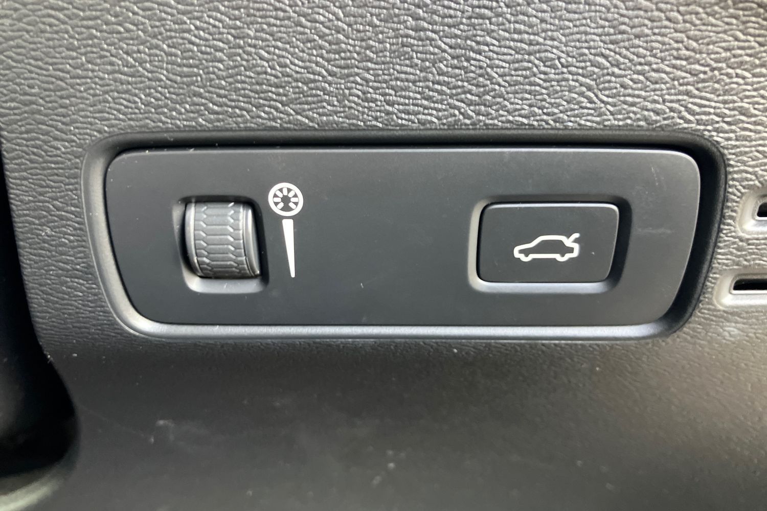 Used Volvo XC40 2022 for sale - 75908849: Photo 17