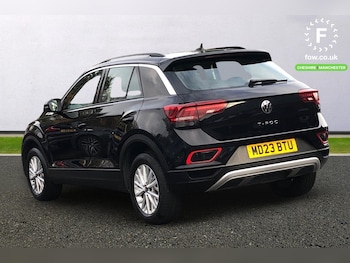 Used Volkswagen T-Roc 2023 for sale - 76968100: Photo