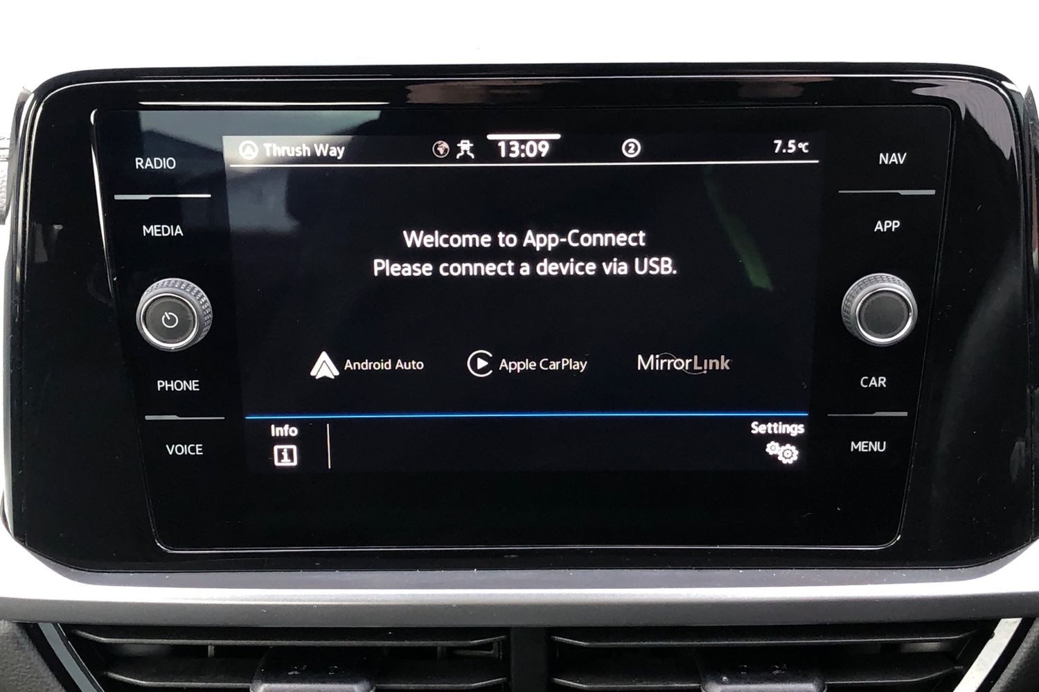 Used Volkswagen T-Roc 2022 for sale - 76435880: Photo 10