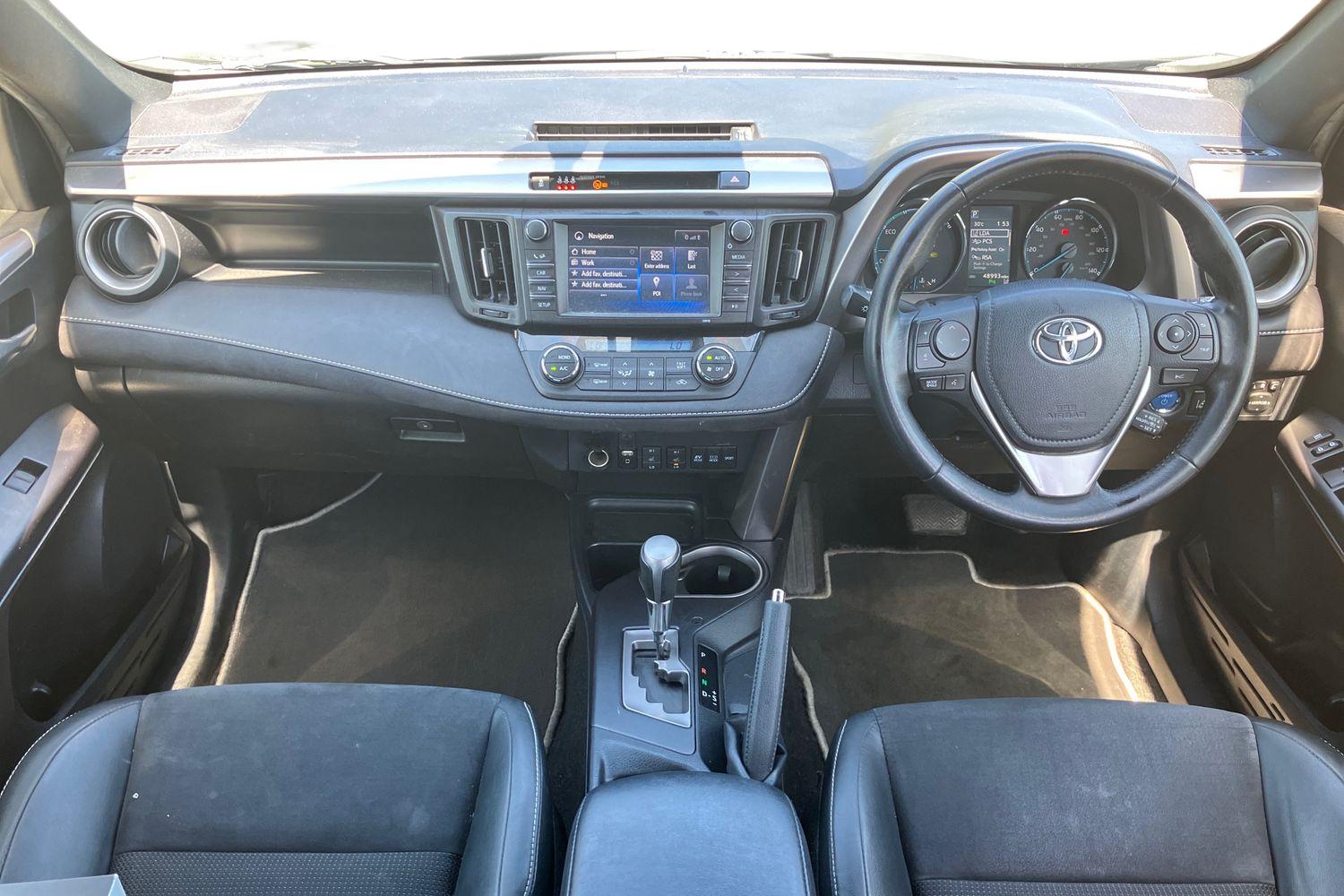 Used Toyota RAV4 2018 for sale - 76391000: Photo 3